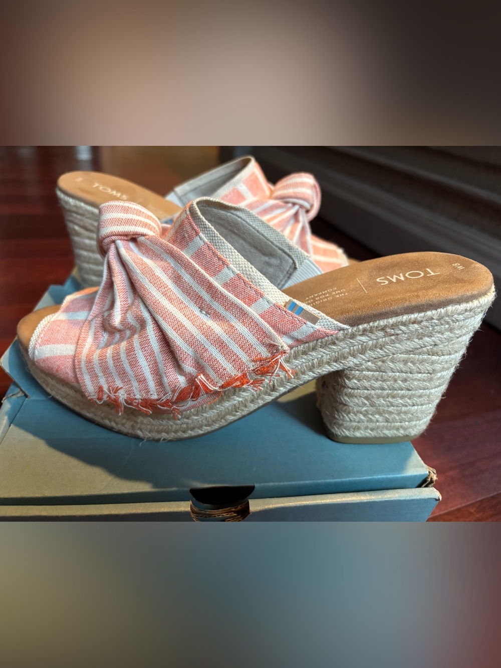 Toms women’s size 8 Junie orange cabana stripes / knot sandals ,use